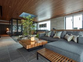 �y�{�茧:���т́E�s��z�z�e���e���X�^�s��