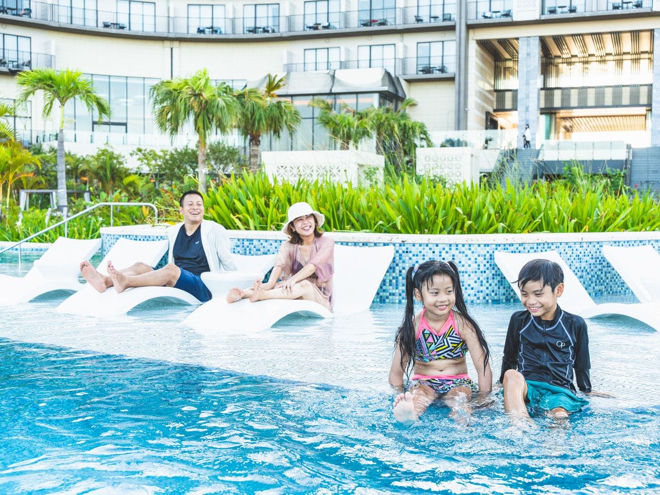 【屋外プール】