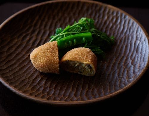 蕗の薹と猪のメンチカツ