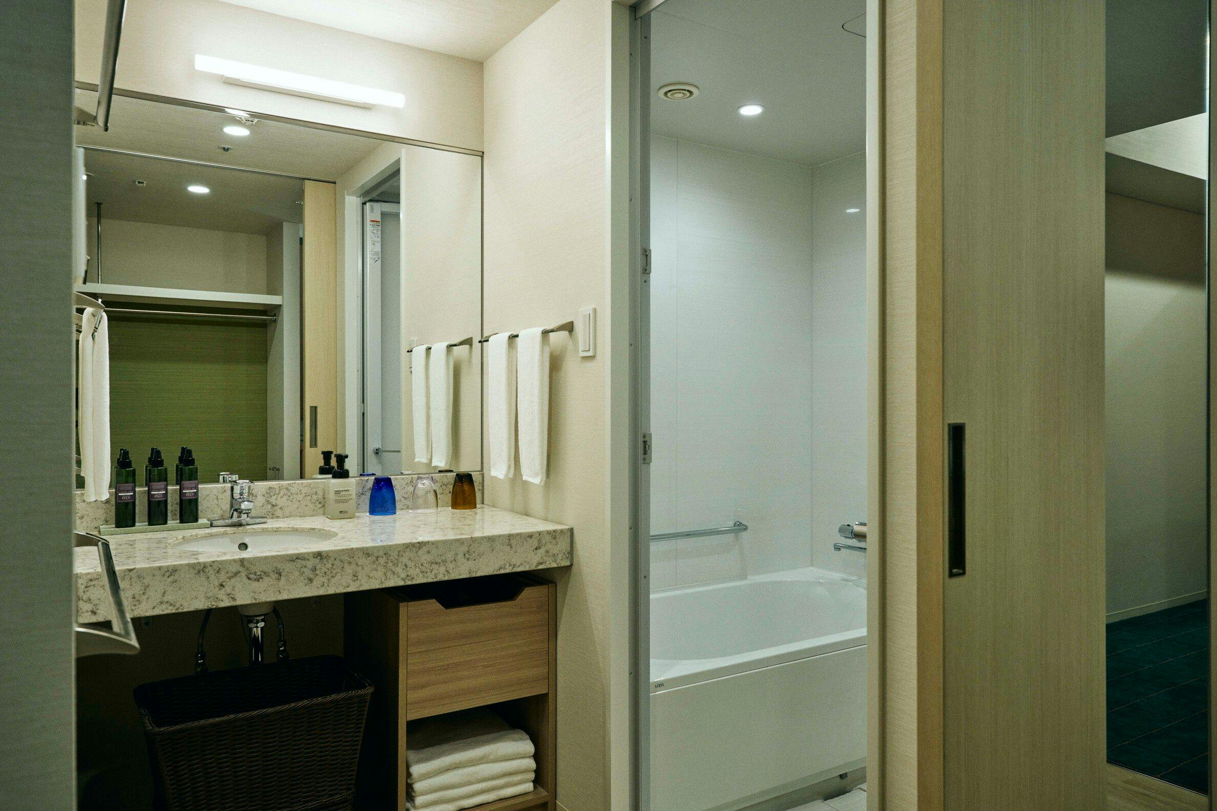 In-room bathroom at 1955 Tokyo Bay by Hoshino Resorts