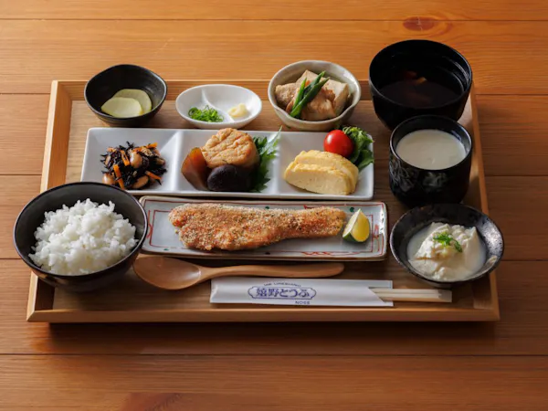 【朝食のみ】ご自身で作る出来立て寄せ嬉野豆腐御膳|嬉野とうふ のせ