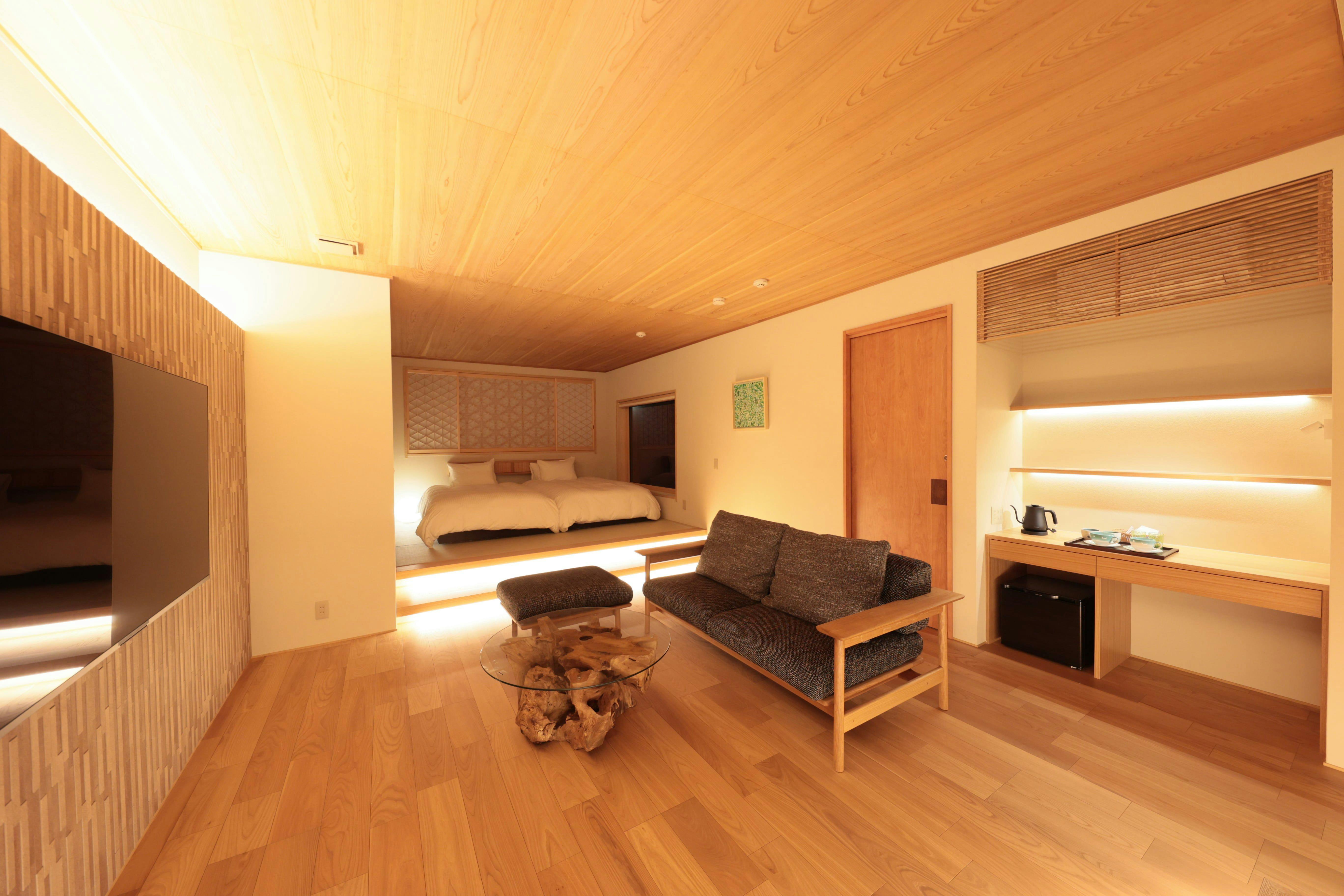 四方を木で囲まれた贅沢な空間