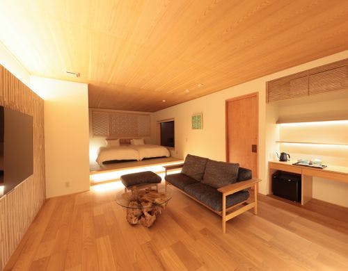 【芽吹】夜は庭を眺めながらゆっくりと