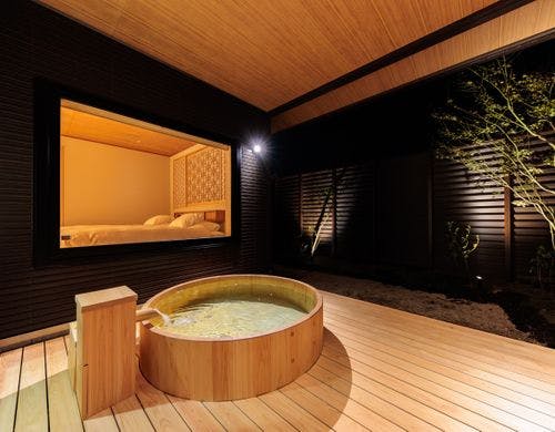 ヒノキの丸露天風呂