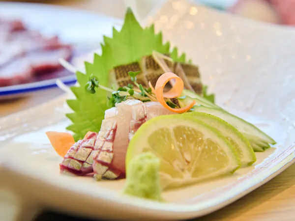 朝夕共に個室食でゆっくりと・。オーナーシェフが作る地元の魅力の詰まった創作懐石に舌鼓【2食付き】