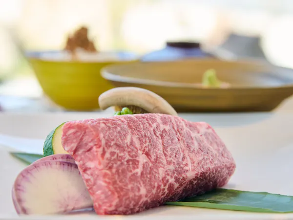 朝夕共に個室食でゆっくりと・。オーナーシェフが作る地元の魅力の詰まった創作懐石に舌鼓【2食付き】