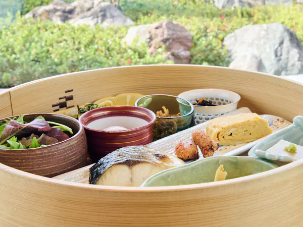 気軽に人吉の優しい朝食と源泉かけ流しの湯を心ゆくまで堪能【朝食付き】