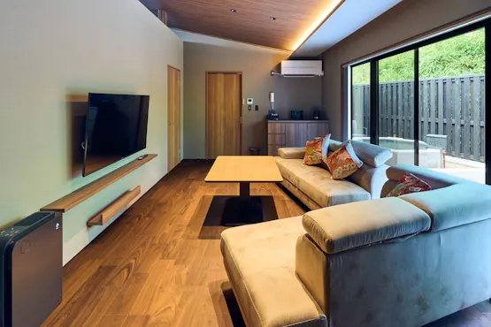 Bilik Jepun dan Barat dengan Onsen Batu Terbuka