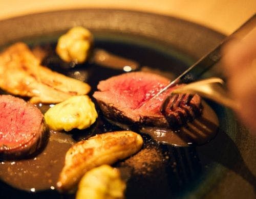 【夕食】鹿肉を使ったメイン料理