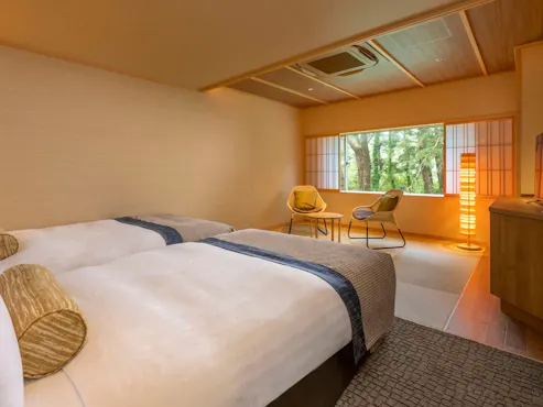 Japanese-Western style room with shower booth