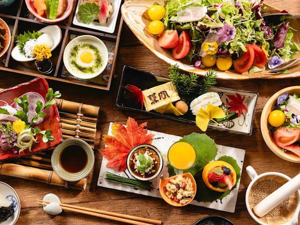 【一泊朝食付プラン】 穏やかで豊かな1日のはじまりを。箱根の素材がならぶ、カラダに優しい朝の贅沢。