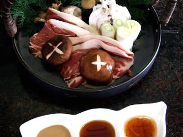 <満腹・萬福> 炭火で上州自慢のお肉&旬菜を