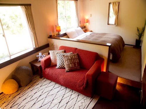 客室：スイート（バス、トイレ付）