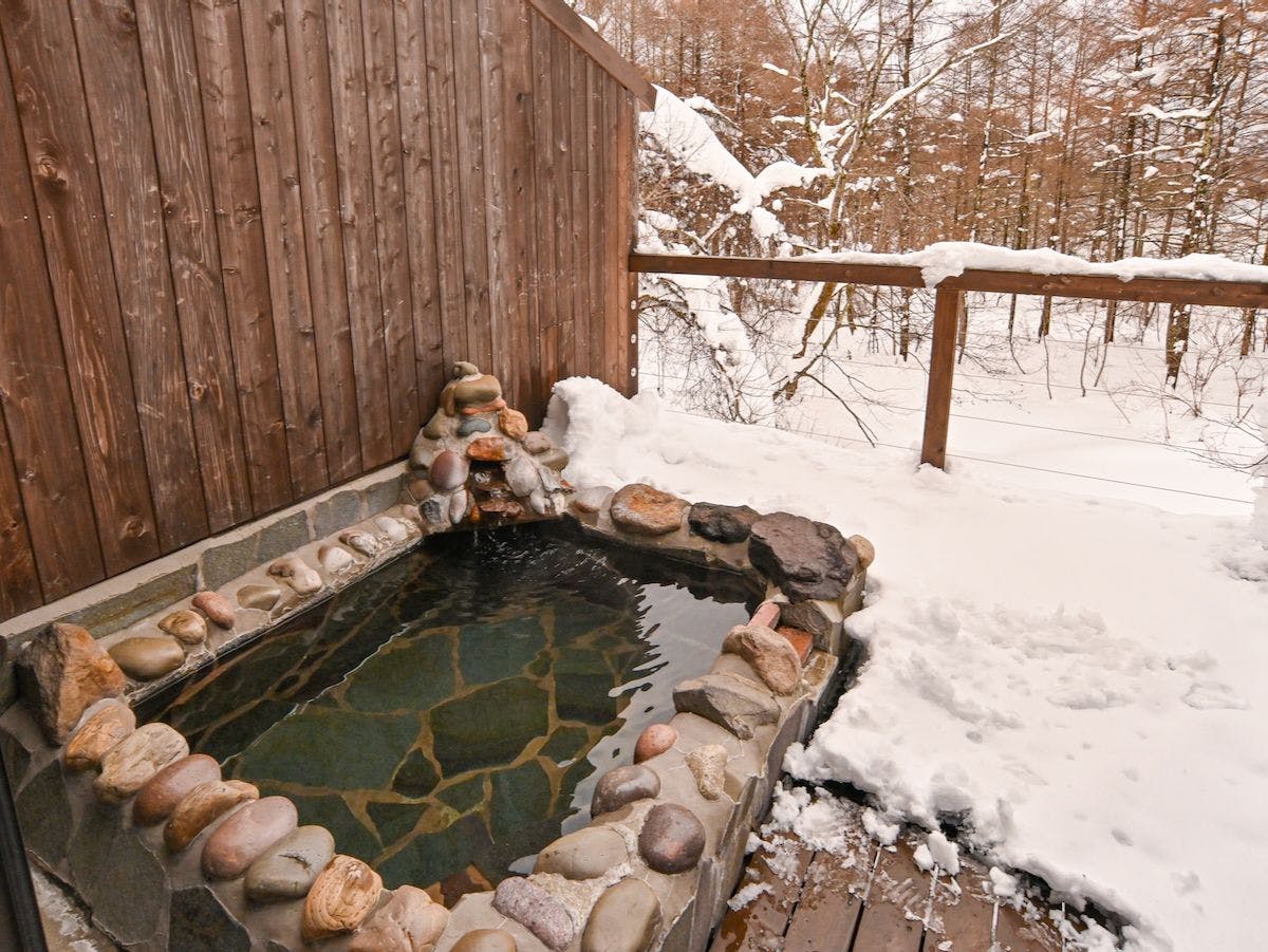 Ｌａｋｅ　ｓｉｄｅ　ｉｎｎ　Ｂｅｅｈｉｖｅ（びーはいぶ）