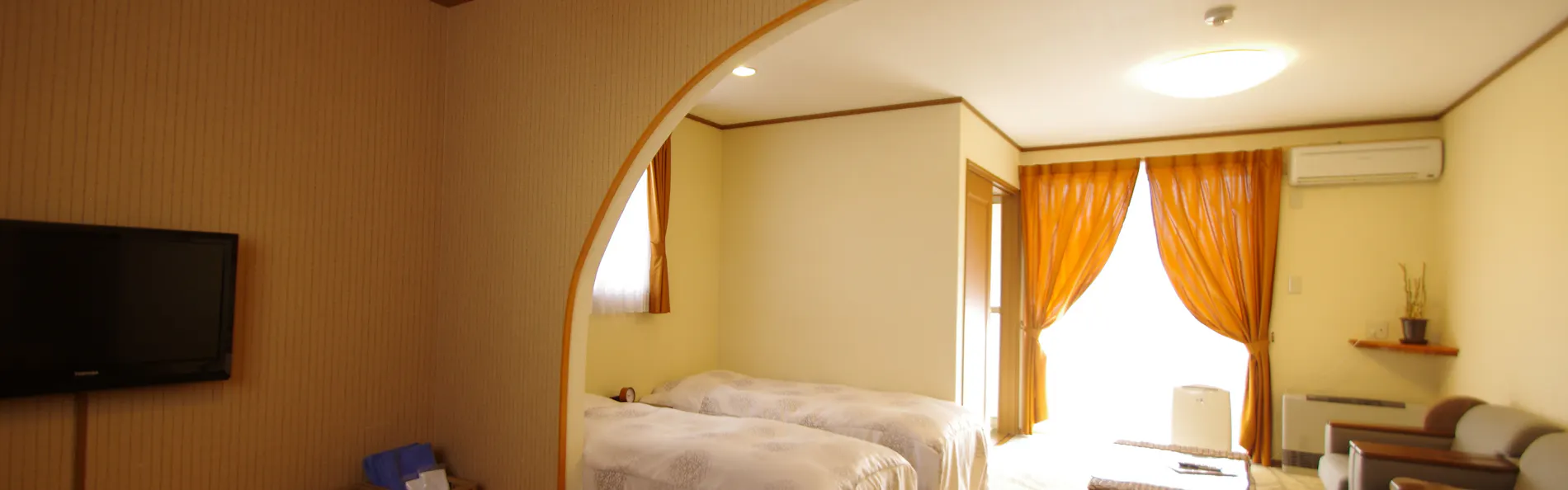 Lake side inn Beehive(びーはいぶ)