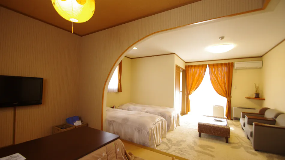 Lake Side Inn Beehive