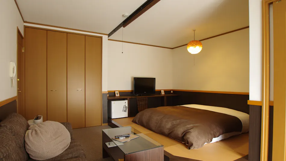 Lake Side Inn Beehive