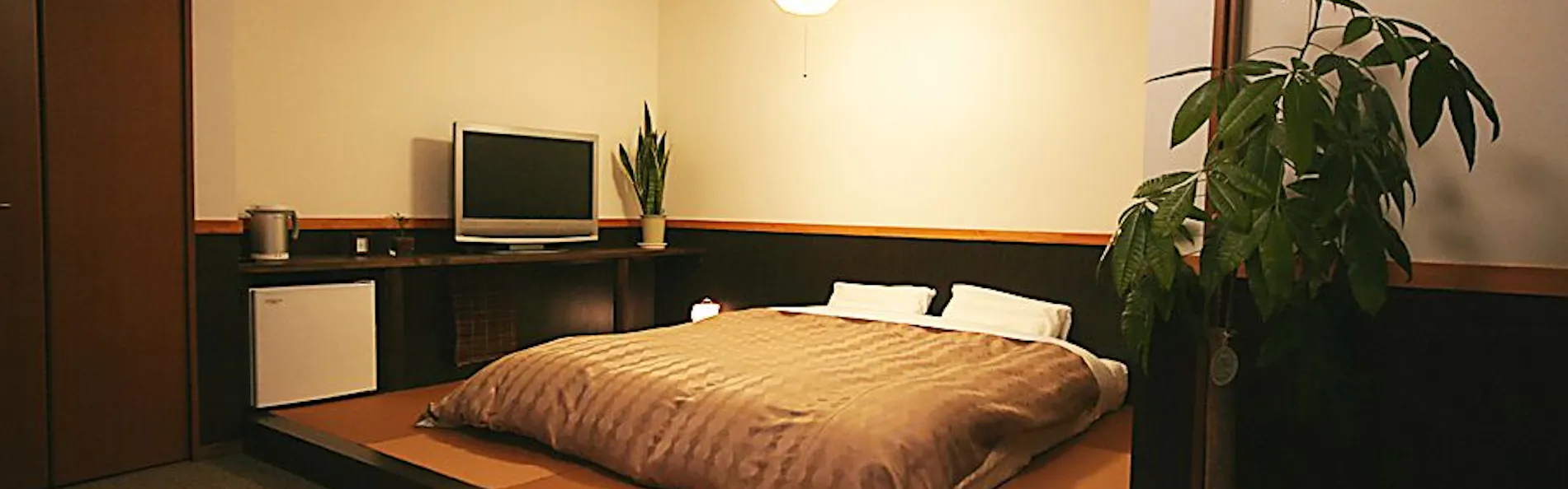 Lake side inn Beehive(びーはいぶ)
