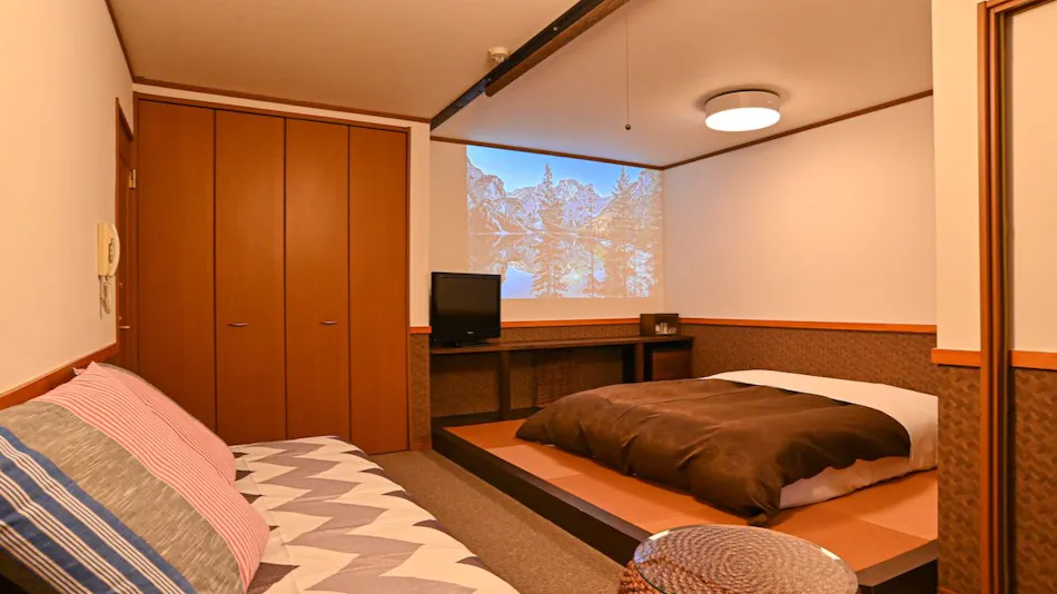 Lake Side Inn Beehive