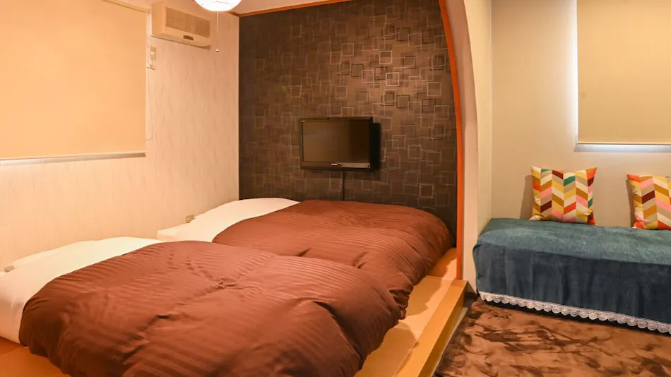 Lake Side Inn Beehive