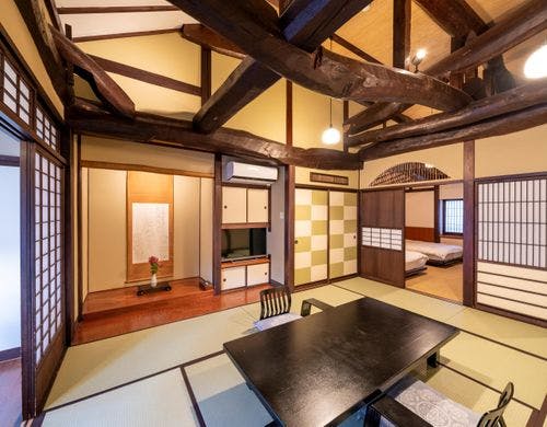 明治時代の梁を使用した和洋室ツイン福寿草