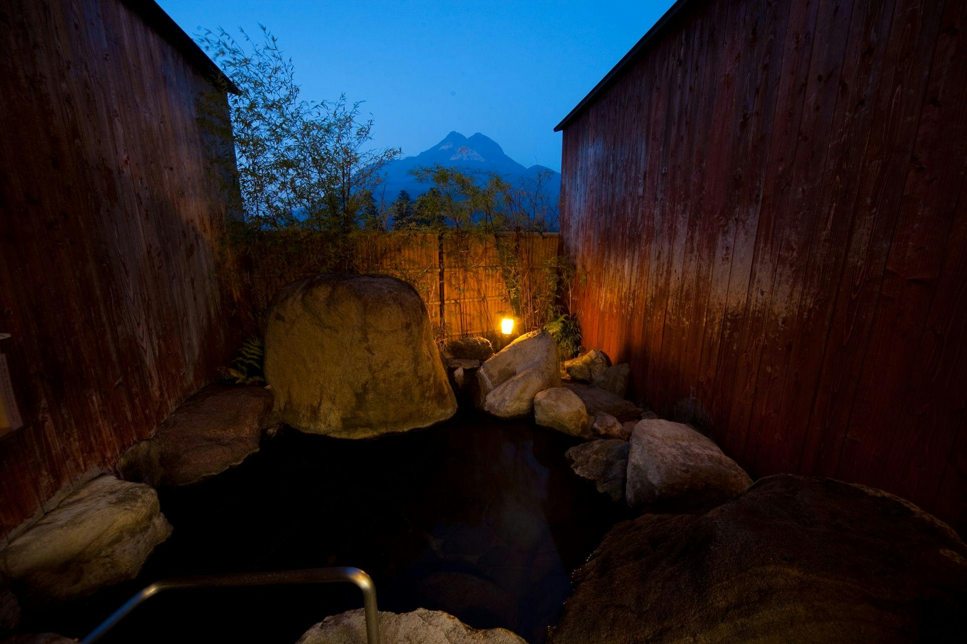 柚富の郷　彩岳館