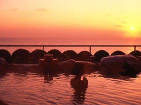 伊豆大島を正面に臨む　眺望絶佳の宿　熱川館