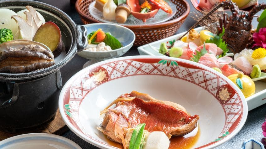 伊豆大島を正面に臨む宿　熱川館