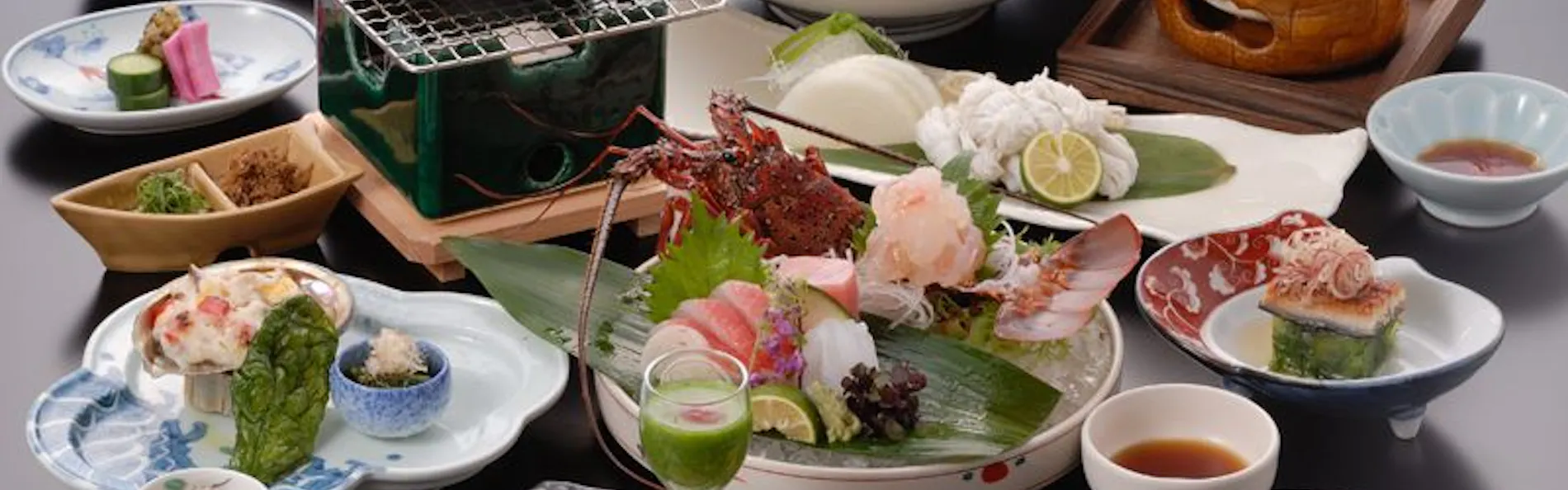 伊豆大島を正面に臨む宿 熱川館