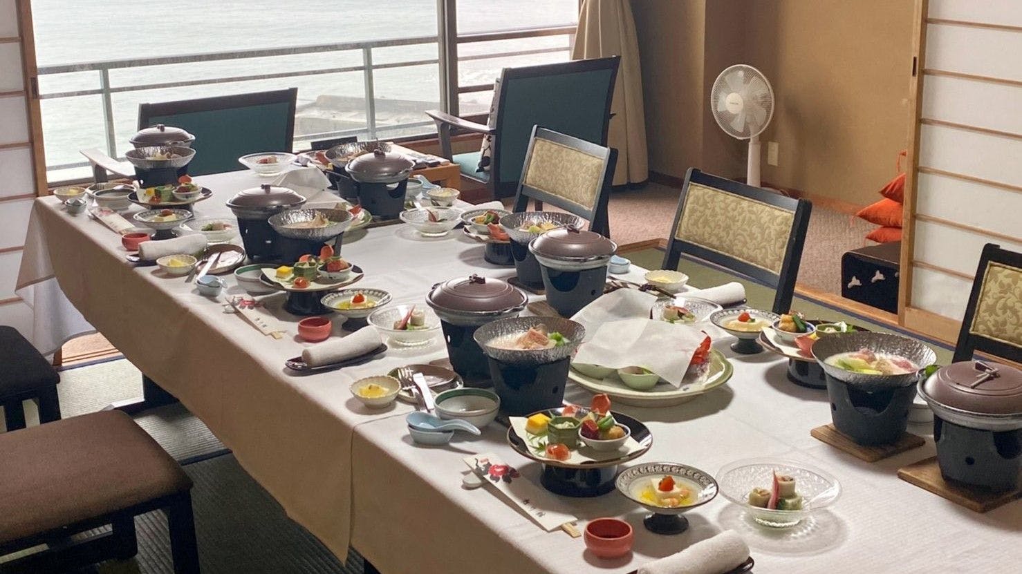 伊豆大島を正面に臨む宿　熱川館
