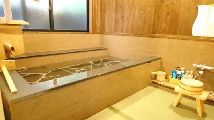 ペットも泊まれる内湯付き離れ【愛加那】のサムネイル画像