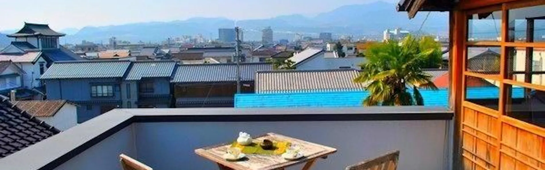 伯亭 若の屋