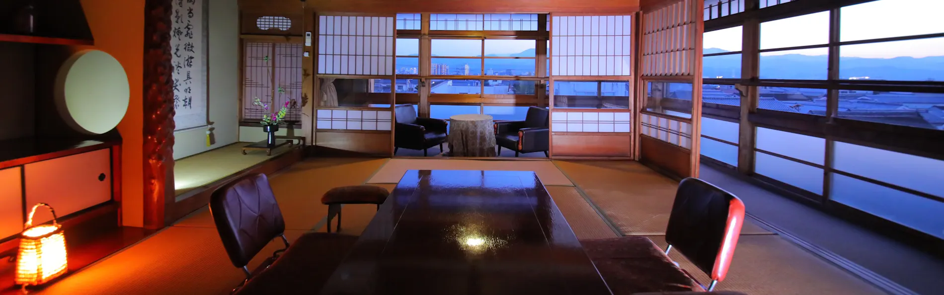 伯亭 若の屋