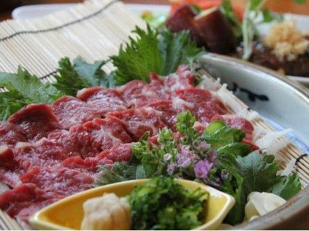 【料理アップグレード】熊本名物！極上霜降り馬刺し盛り付！贅沢プラン！【11時OUT】