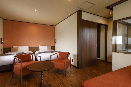 Kamar dengan mata air panas terbuka