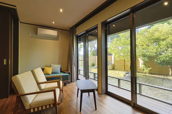 ห้องพักพร้อมอ่างอาบน้ำ น้ำพุร้อน กลางแจ้งที่มองเห็นสวน