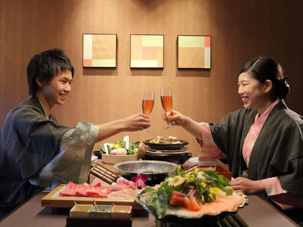 【個室食事】個室ダイニングで、厳選素材でつくる贅沢な和のコース料理。(夕朝食付)