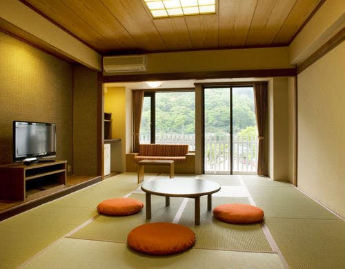 遊楽館 和室
