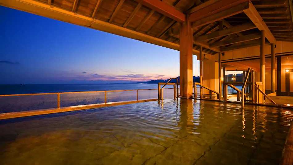 Inatori Tokai Hotel Yuen: A Scenic Hot Spring and Seafood Feast Inn