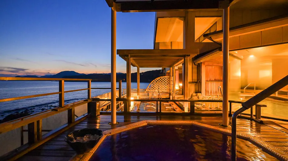 Inatori Tokai Hotel Yuen: A Scenic Hot Spring and Seafood Feast Inn