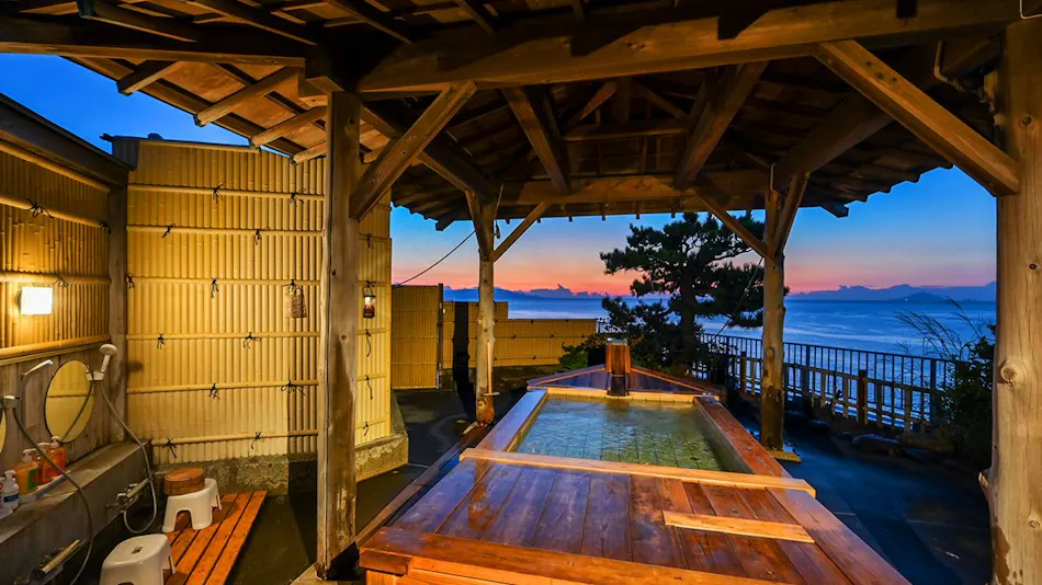 Inatori Tokai Hotel Yuen: A Scenic Hot Spring and Seafood Feast Inn