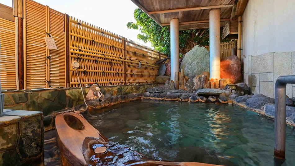 Inatori Tokai Hotel Yuen: A Scenic Hot Spring and Seafood Feast Inn