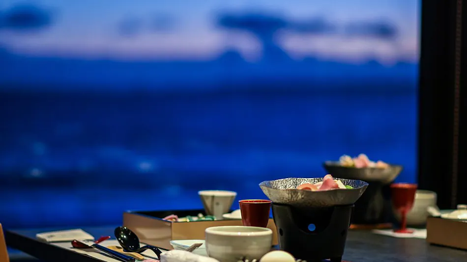 Inatori Tokai Hotel Yuen: A Scenic Hot Spring and Seafood Feast Inn
