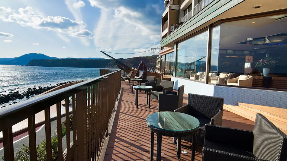 Inatori Tokai Hotel Yuen: A Scenic Hot Spring and Seafood Feast Inn