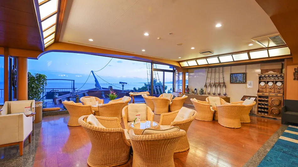 Inatori Tokai Hotel Yuen: A Scenic Hot Spring and Seafood Feast Inn