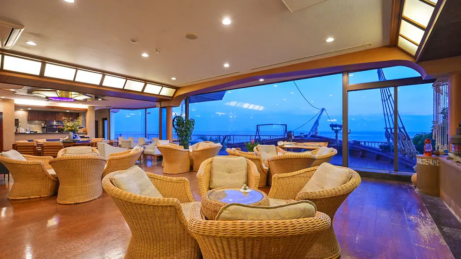 Inatori Tokai Hotel Yuen: A Scenic Hot Spring and Seafood Feast Inn