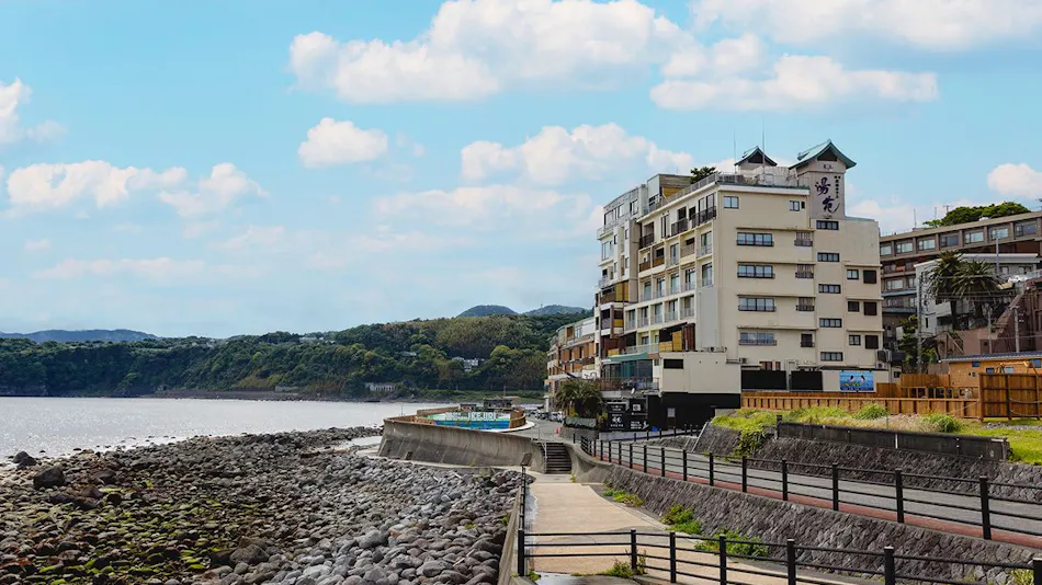 Inatori Tokai Hotel Yuen: A Scenic Hot Spring and Seafood Feast Inn