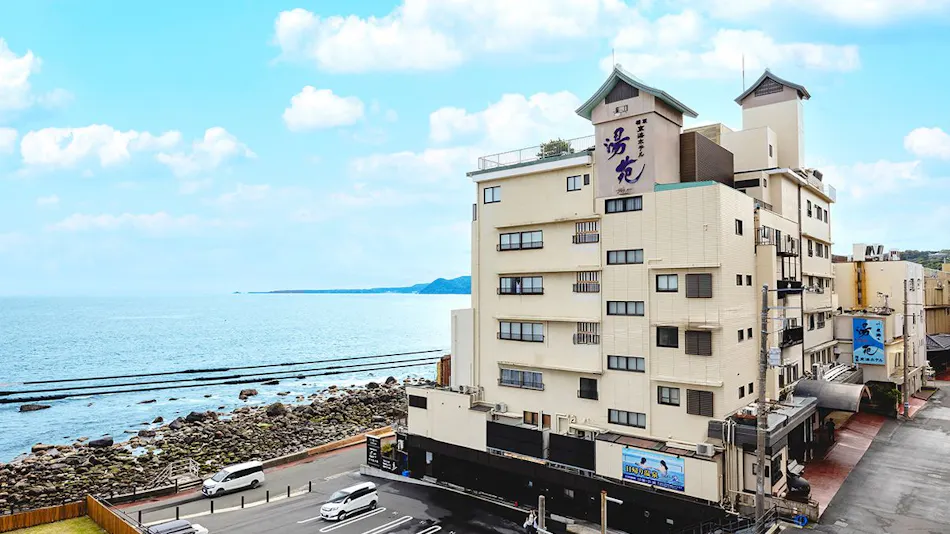 Inatori Tokai Hotel Yuen: A Scenic Hot Spring and Seafood Feast Inn