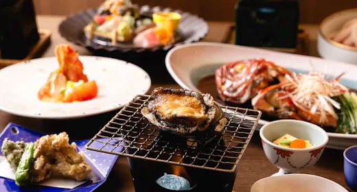 【美食会席-海の饗宴-】 三大食材<伊勢海老・金目鯛・鮑>を味わう。伊豆の恵みを堪能する上質会席