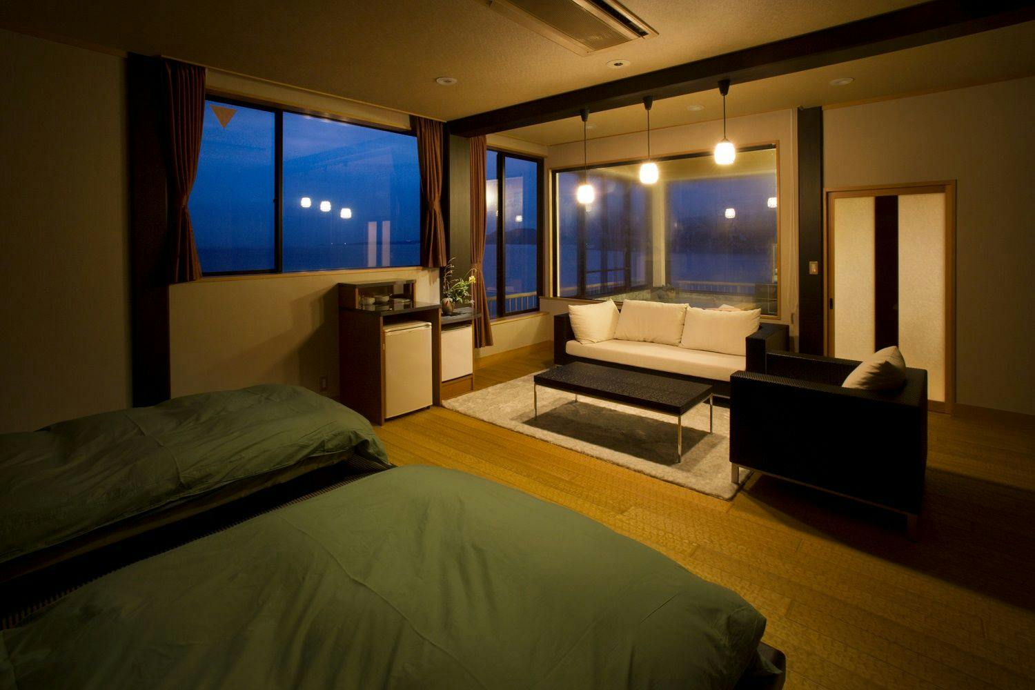 【海岩】王室内殿白壺 海岩】王室内殿白壺 海岩】王室内殿白壺